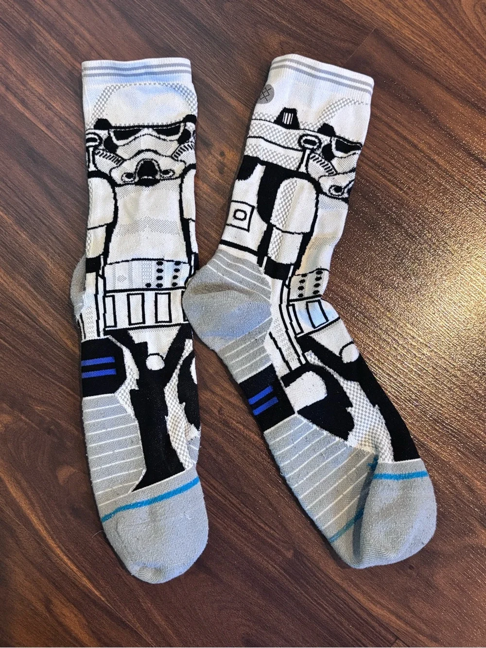 Star Wars Character Crew Socks – Baby Yoda Green & Stormtrooper Gray